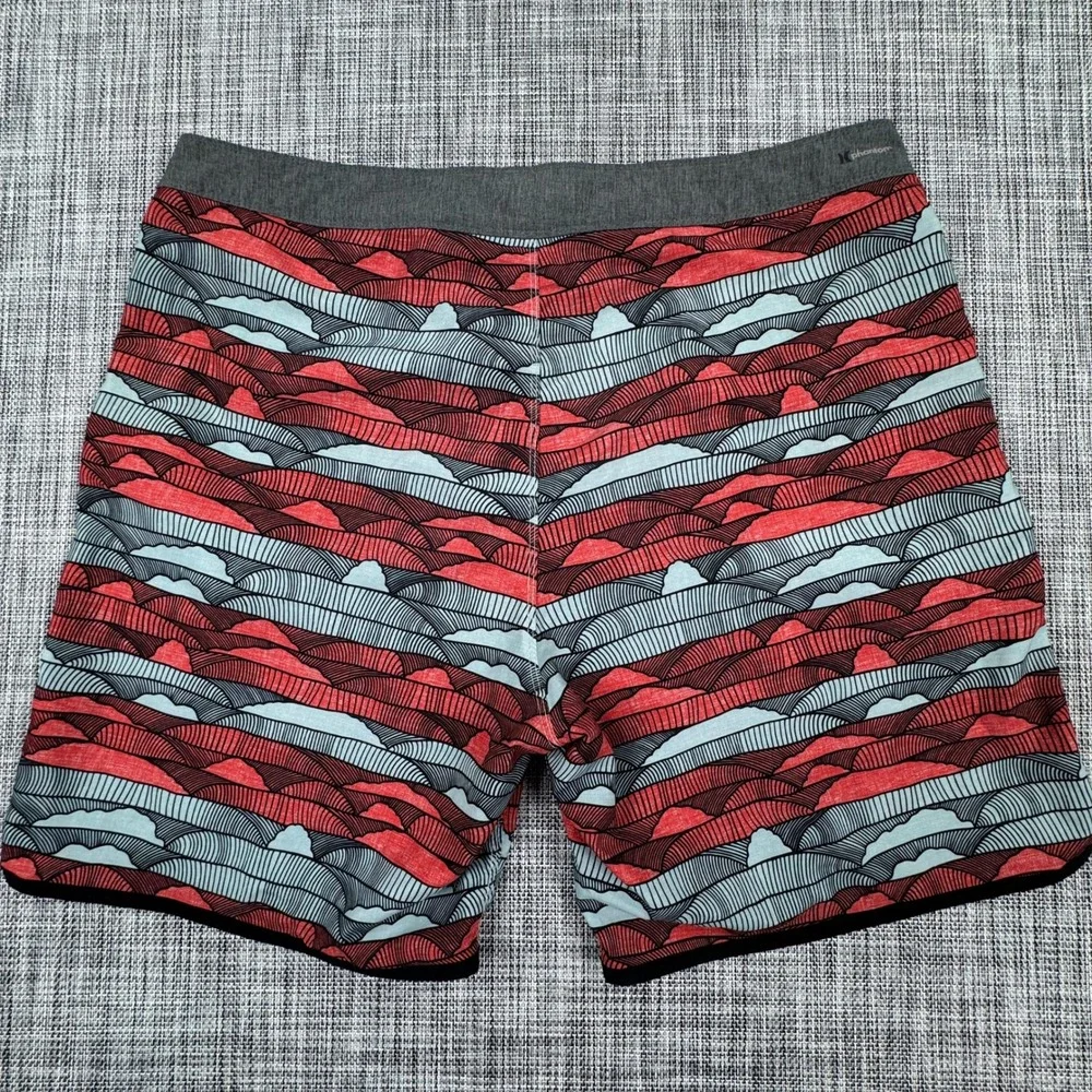 Hurley Mens Phantom Board Shorts 34 Red Blue Wave Print Stretch Swim Trunks